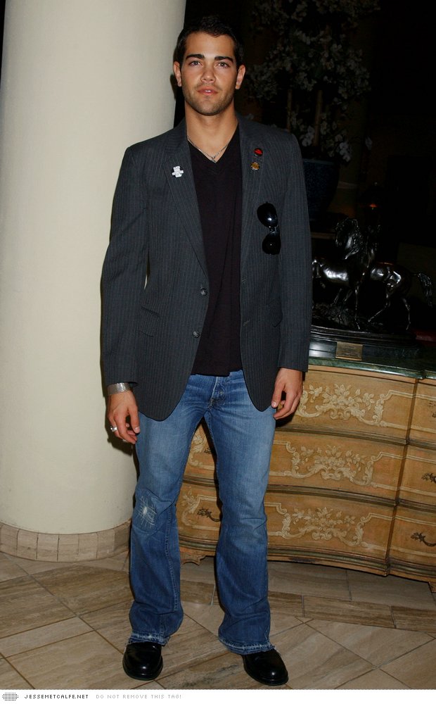 JesseMetcalfe012305-VF1057.jpg