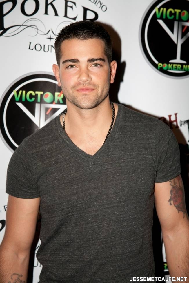 scaled_JesseMetcalfe_t652.jpg