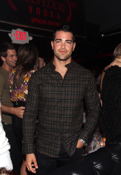 Jesse-Metcalfe-RED-Brings-The-Box-To-LA-003.jpg