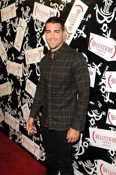 Jesse-Metcalfe-RED-Brings-The-Box-To-LA-005.jpg