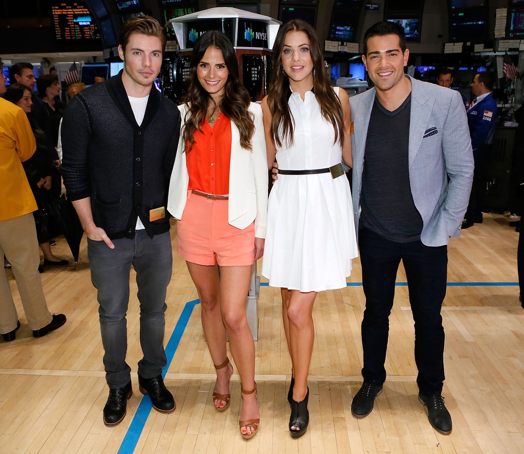 The_Cast_Of_The_New_Series_Dallas_Visits_The_New_York_Stock_Exchange_June-11-2012_00008.jpg