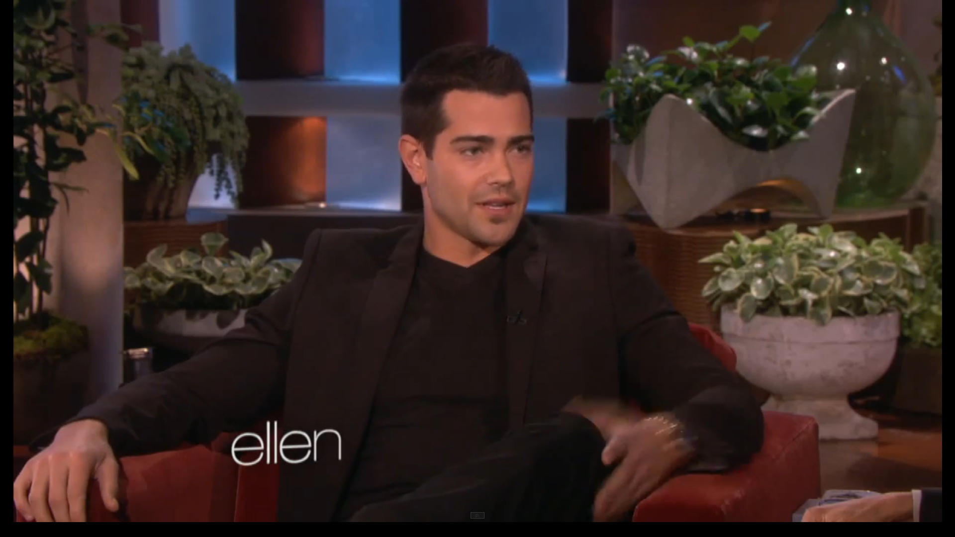 jesse-metcalfe-ellen-2014-044.jpg