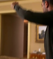 jesse-metcalfe-chase-s1ep2-130.png