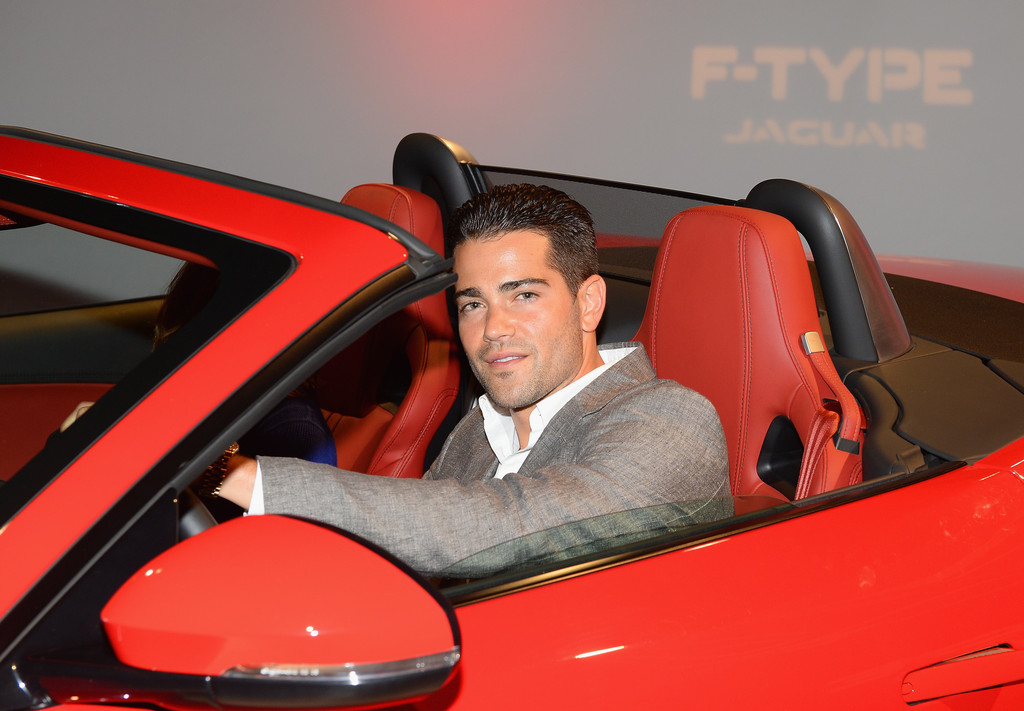 Jaguar-F-Type-Hollywood-Event-July-23-2013-116.jpg