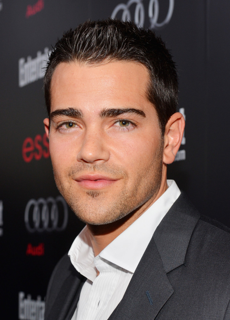 Jesse-Metcalfe-Entertainment_Weekly_Pre-SAG_Party_Hosted_By_Essie_And_Audi_January_25-002.jpg