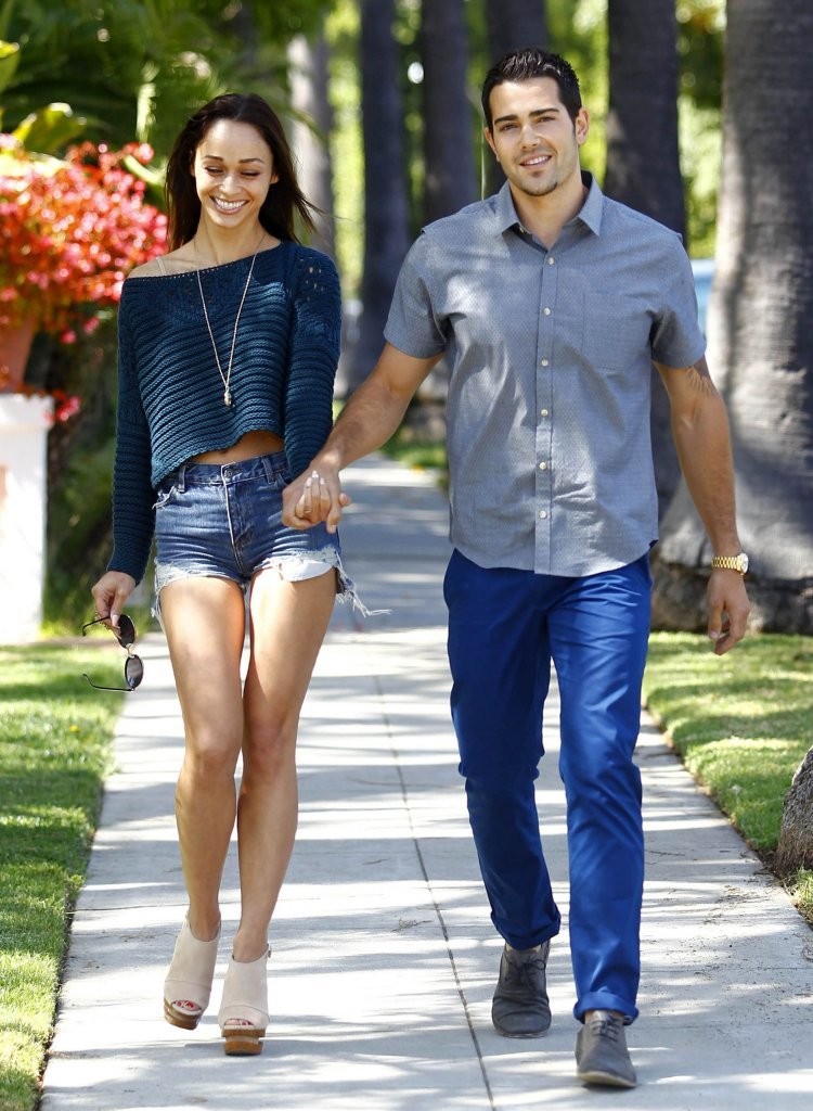 Jesse-Metcalfe-and-Cara-Santana-In-Beverly-Hills-April-2013-42.jpg