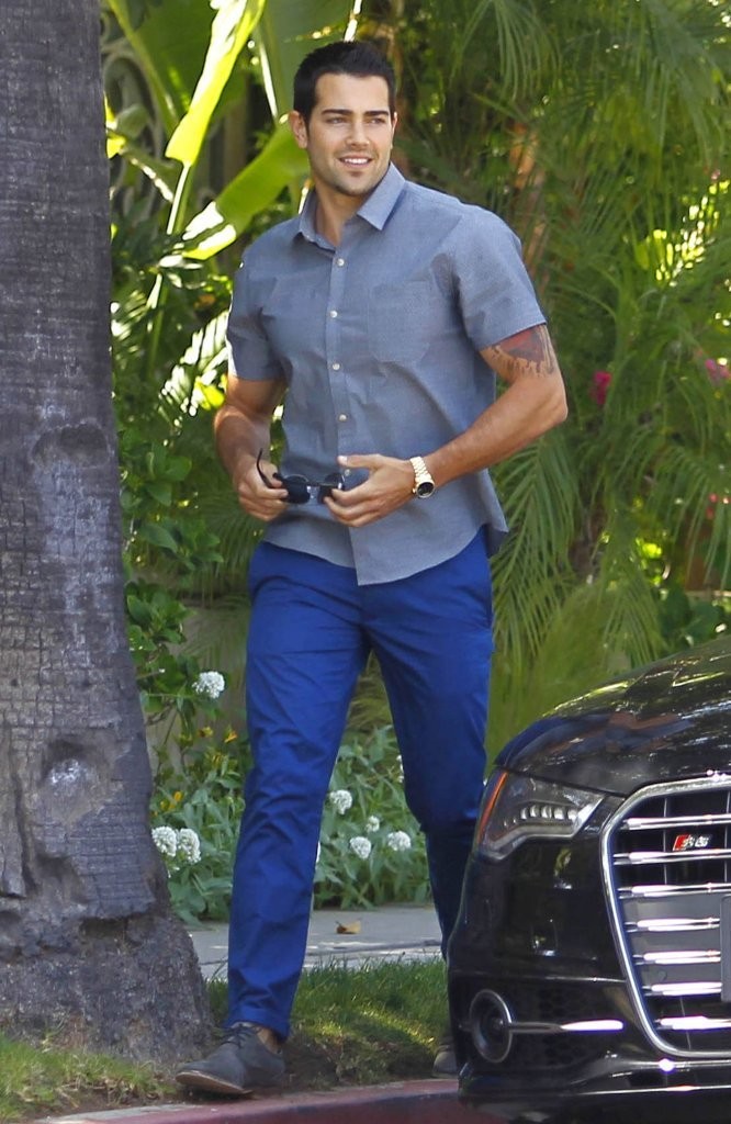 Jesse-Metcalfe-and-Cara-Santana-In-Beverly-Hills-April-2013-43.jpg