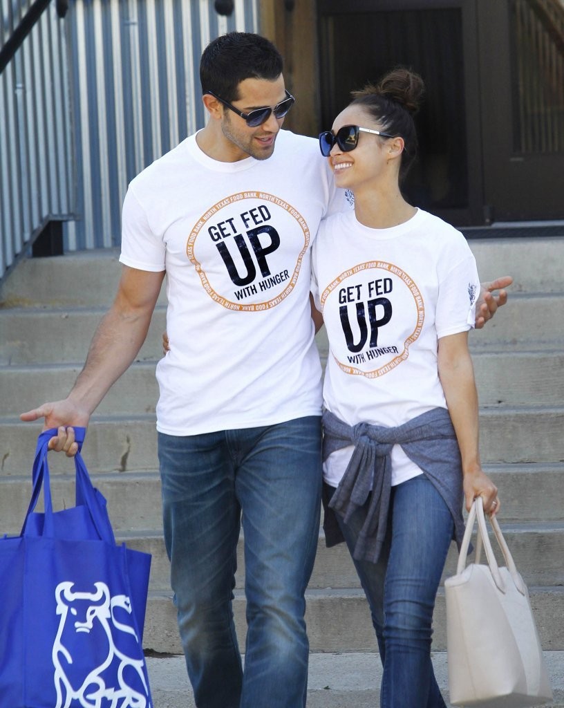 Jesse-Metcalfe-and-Cara-Santana-volunteer-at-North-Texas-Food-Bank-April-2013_31.jpg