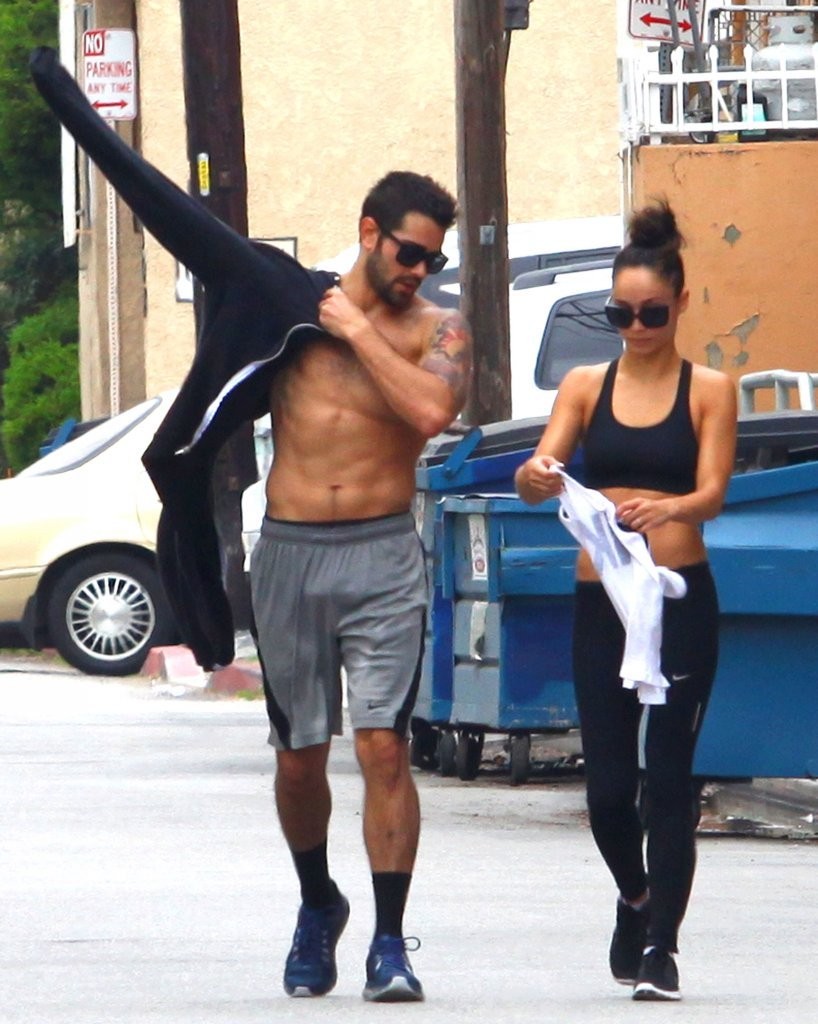 Jesse-Metcalfe-june_4_-_gym-009.jpg