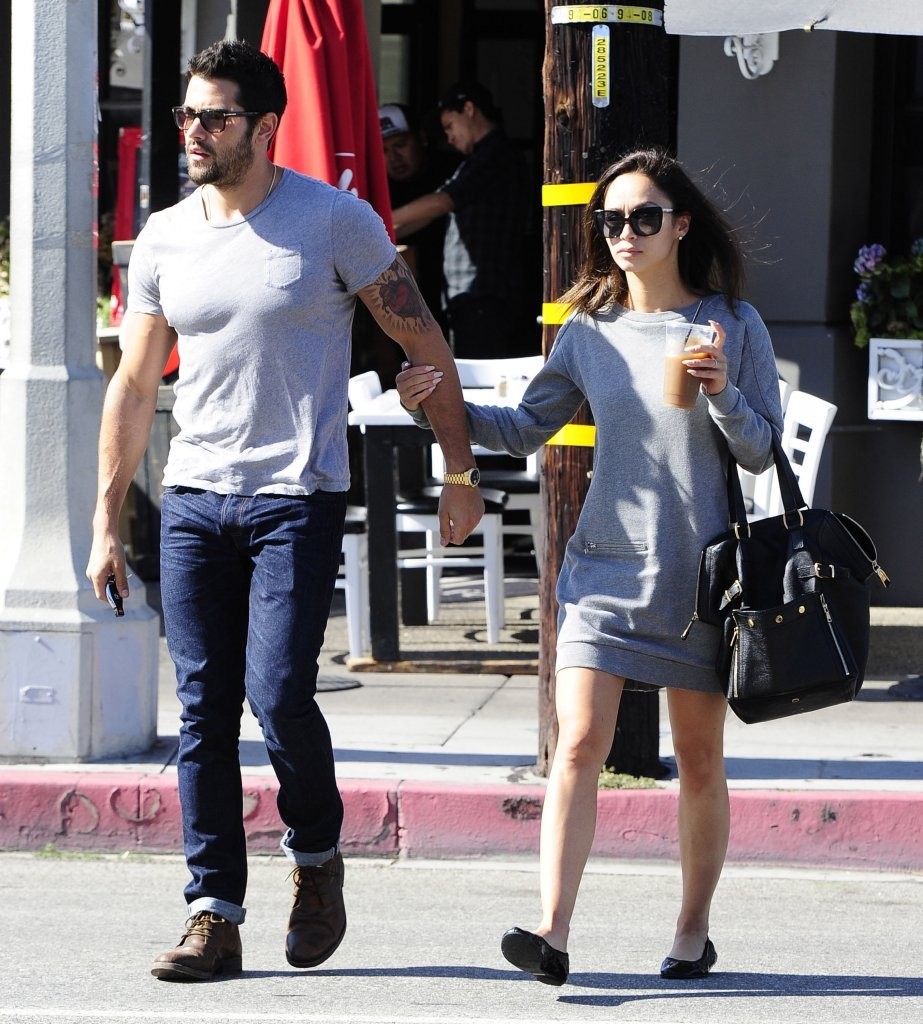 Jesse-Metcalfe-june_4_-_lunch_at_toast-007.jpg