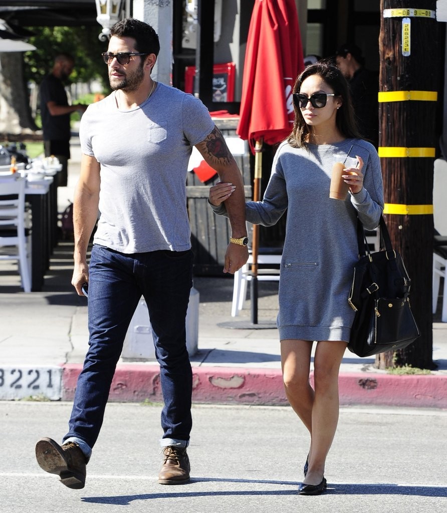 Jesse-Metcalfe-june_4_-_lunch_at_toast-013.jpg