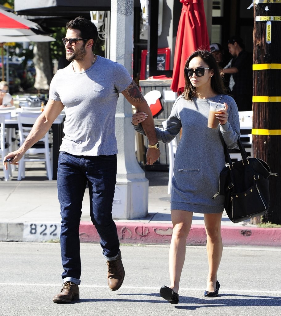 Jesse-Metcalfe-june_4_-_lunch_at_toast-017.jpg