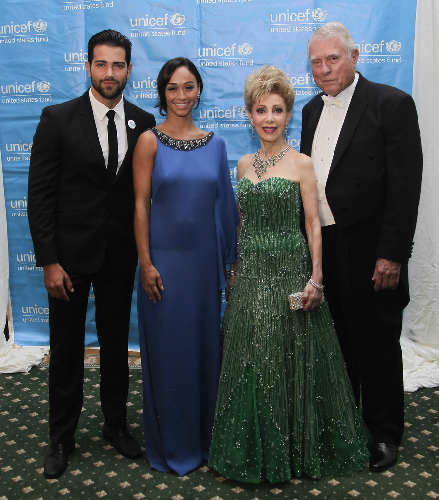 TheUNICEFAudreyHepburnSocietyBall-September62013-046.jpg