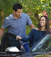 Jesse-Metcalfe-and-Cara-Santana-In-Beverly-Hills-April-2013-48.jpg